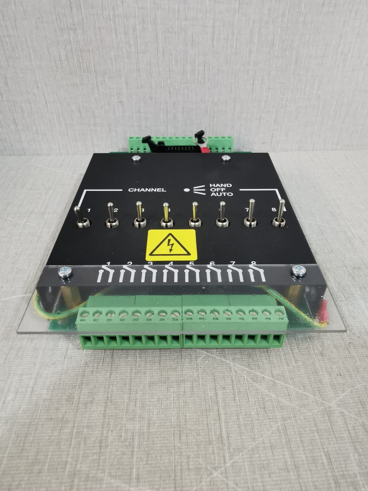 Schneider Electric S-UNC-CMD Schneider Electric S-UNC-CMD Command Interface Module 8 CHANNEL 4
