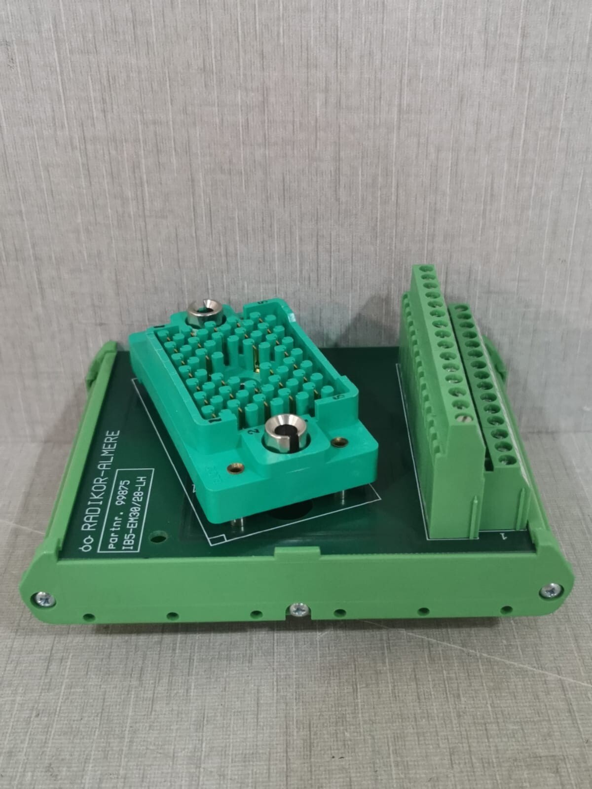 AXIO 2307125 RADIKOR-ALMERE 99875 AXIO IB 5-EM30-LH/RHT Interconnection Board 2307125 RADIKOR-ALMERE 99875 2