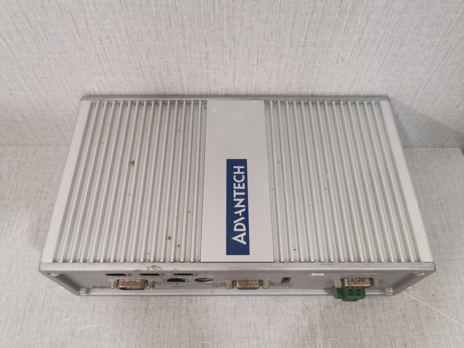 Advantech ARK 3382 ADVANTECH ARK 3382 COMPACT SYSTEM 12-24VDC 3