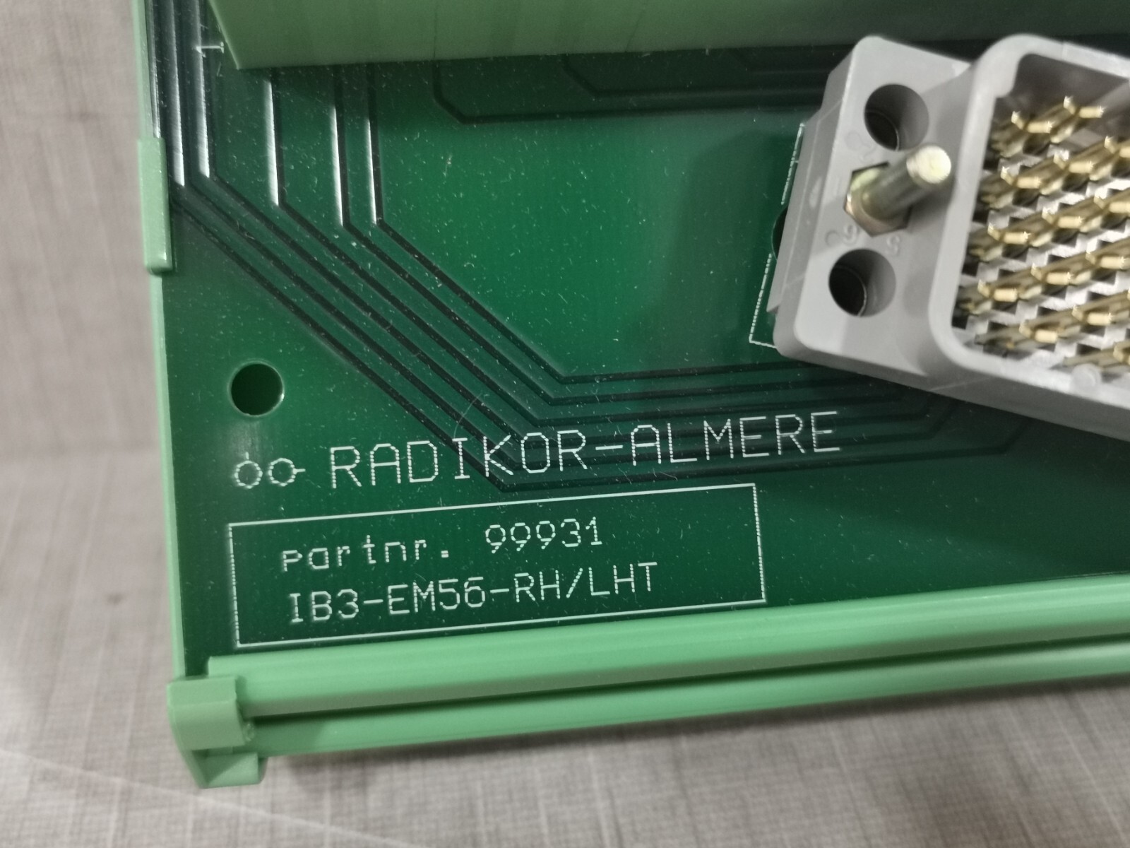 Phoenix Contact IB 3-EM56-RH/LHT Phoenix Contact IB 3-EM56-RH/LHT Radikor-Almere 99931 Interconnection Module 2