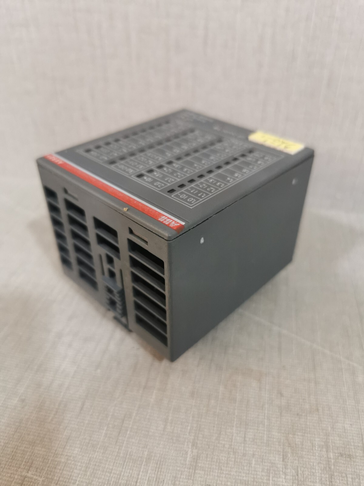 ABB 1SAP250100R0001 with TU515 B1 ABB AX521 B4 Analog Input/Output Module 1SAP250100R0001 with TU515 B1 5