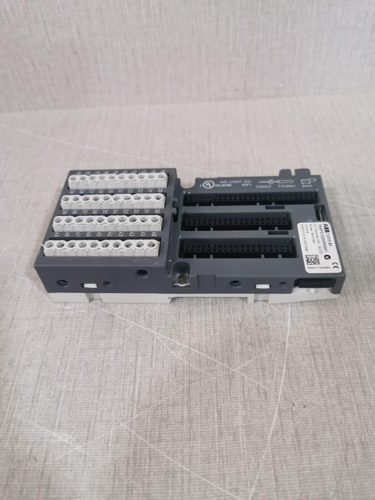 ABB 1SAP240500R0001 ABB DC523 B4 1SAP240500R0001 with TU515 B1 Digital Input/Output Module 24VDC 9