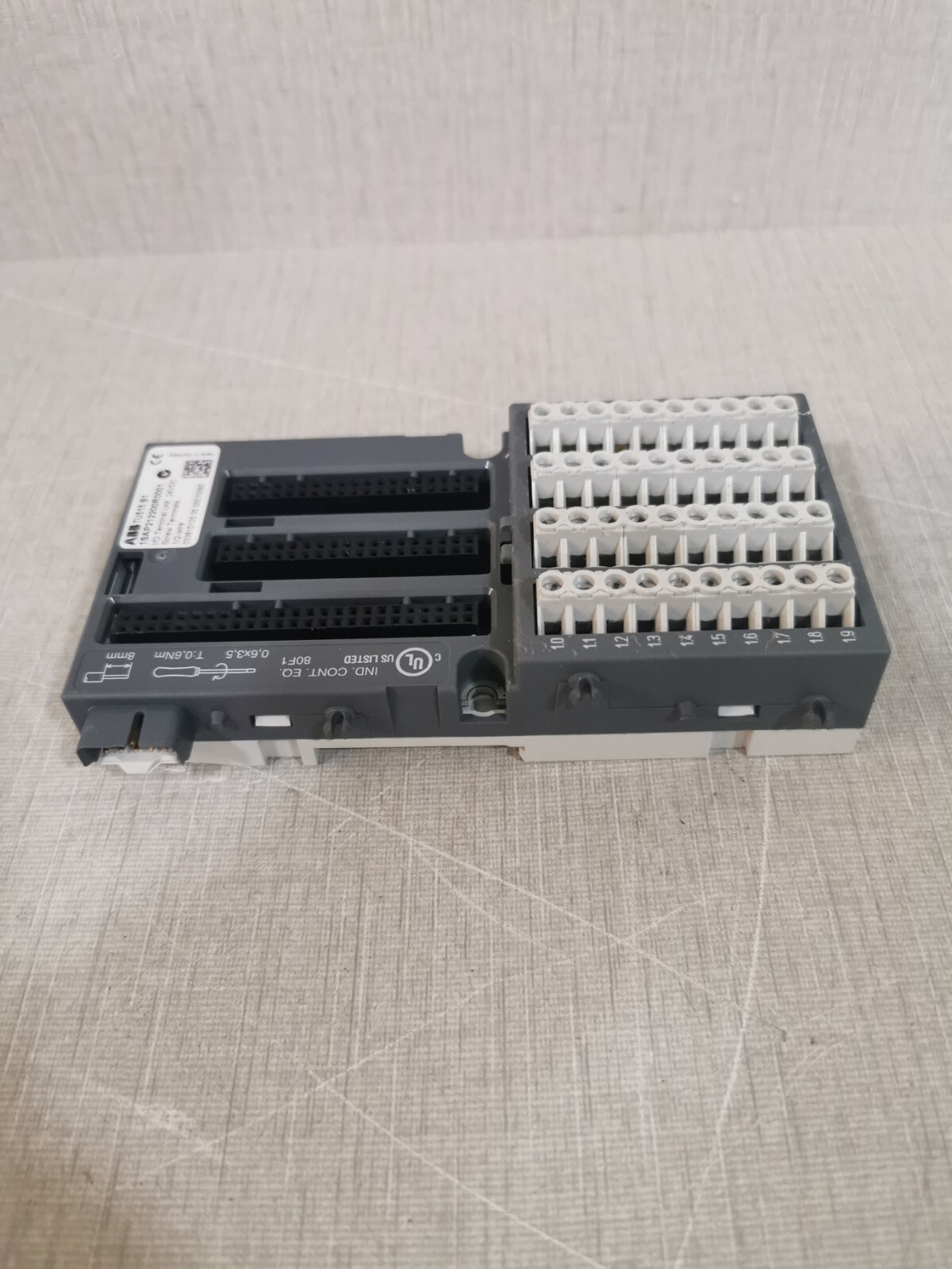 ABB 1SAP240500R0001 ABB DC523 B4 1SAP240500R0001 with TU515 B1 Digital Input/Output Module 24VDC 10