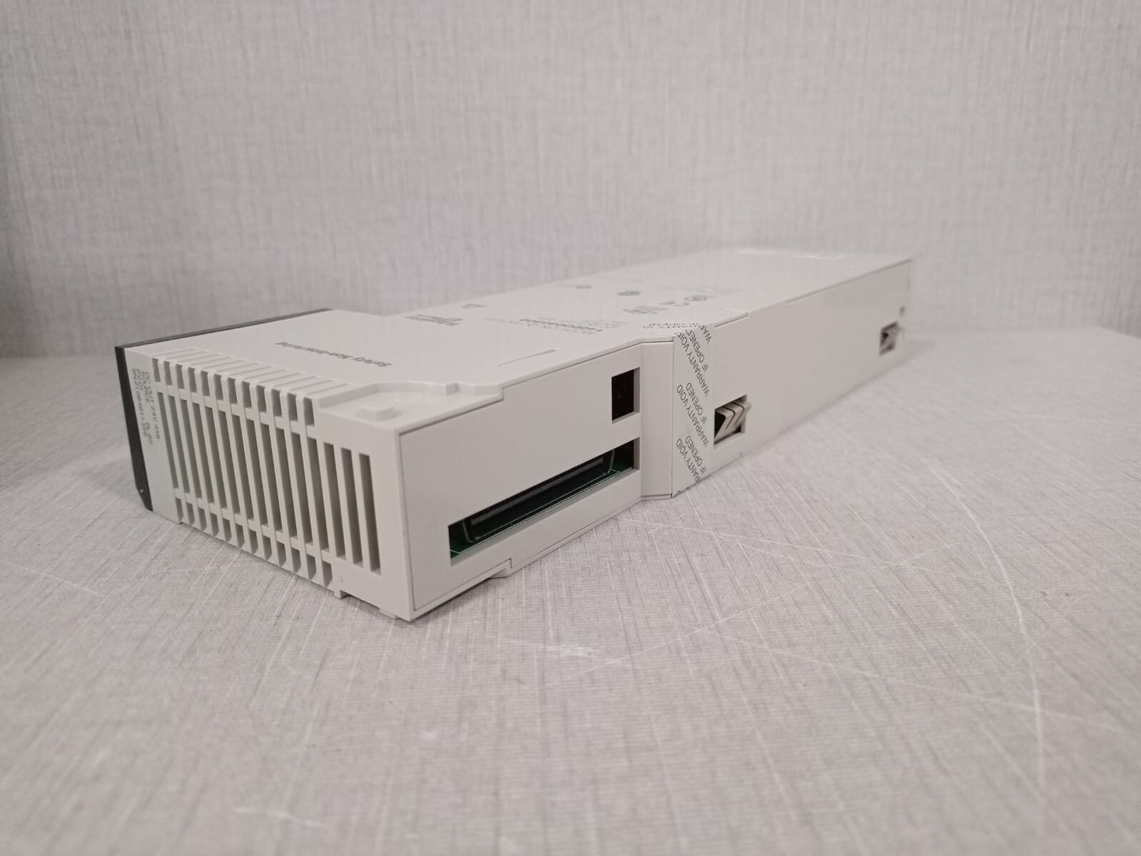 Schneider Electric 140DDO35300 Schneider Electric 140DDO35300 Modicon Module 5