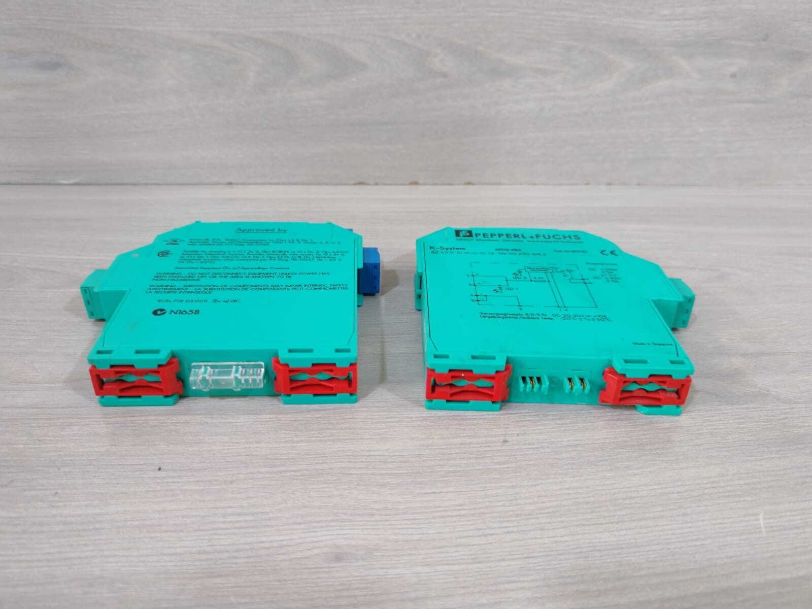 Pepperl+Fuchs KFD2-EB2 PEPPERL+FUCHS KFD2-EB2 P/n: 189783 + PEPPERL+FUCHS KFD2-ST2-Ex2 P/n: 181000 8
