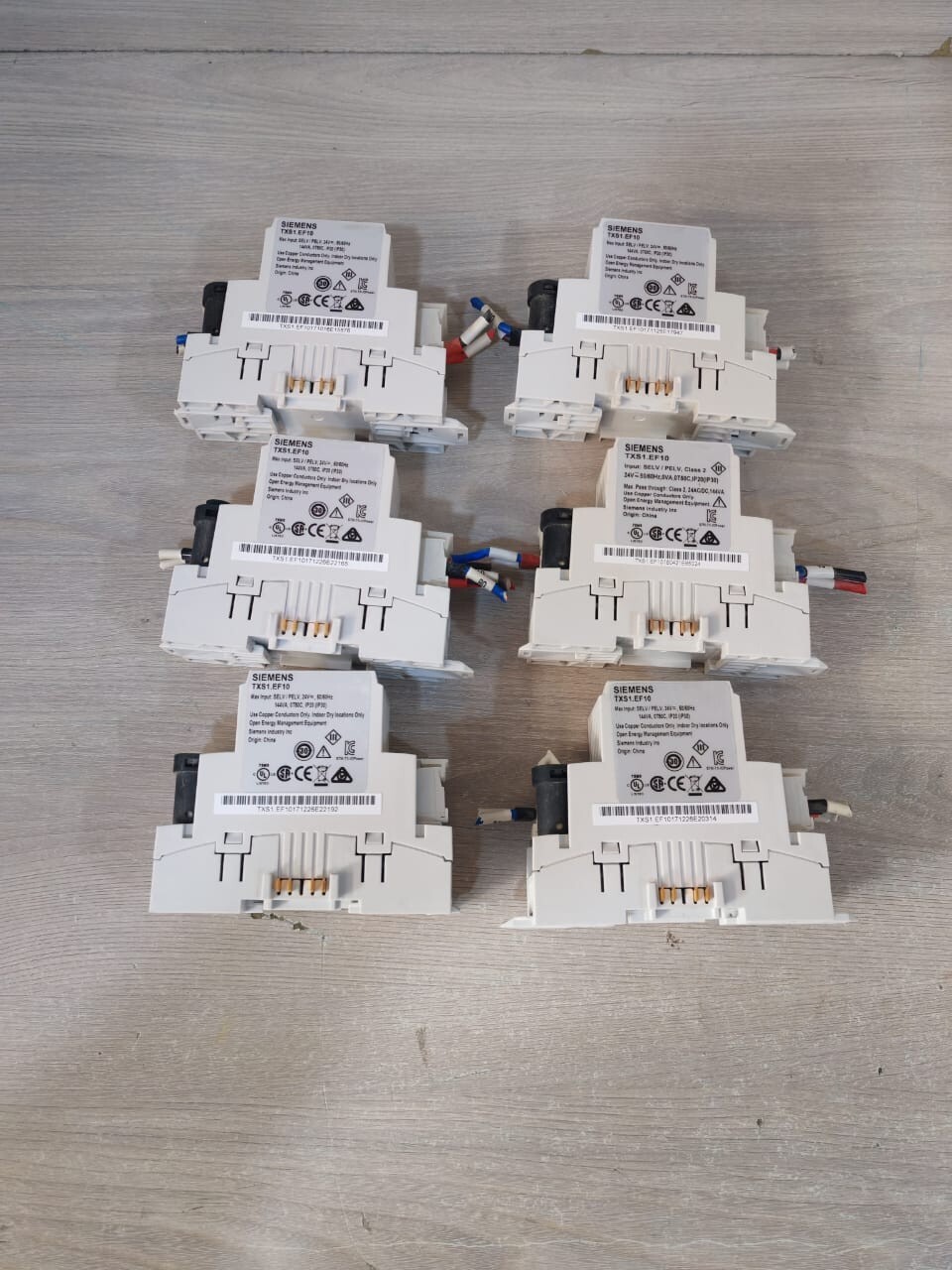 Siemens TXS1.EF10 LOT Siemens TXS1.EF10 Bus Connection Module 24V 2
