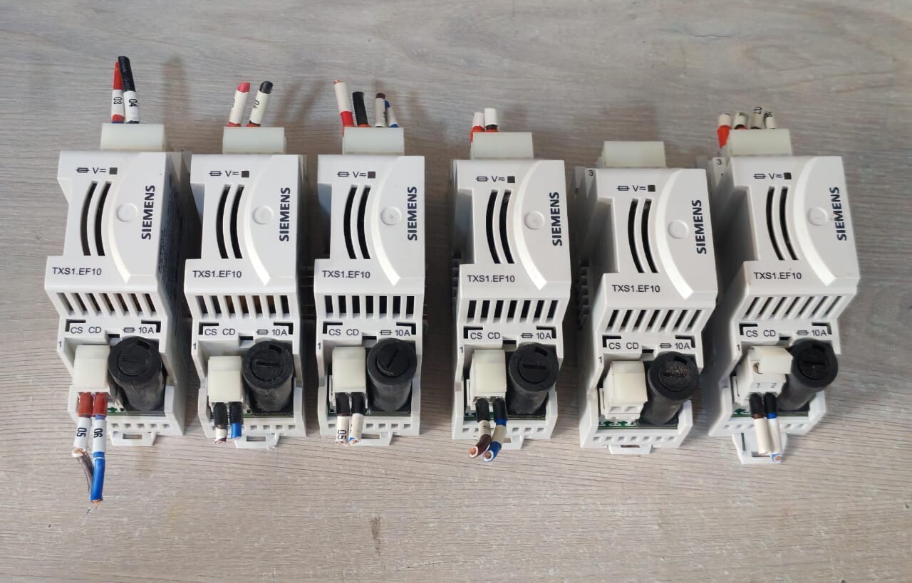 LOT Siemens TXS1.EF10 Bus Connection Module 24V