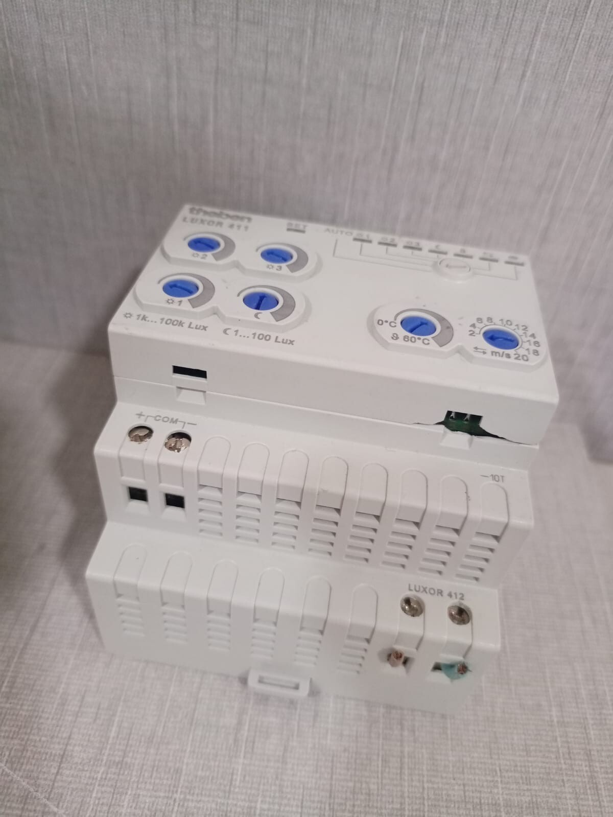 Theben LUXOR-411 Theben LUXOR 411 Sensor Module 411 0 000 -with cracked part 2