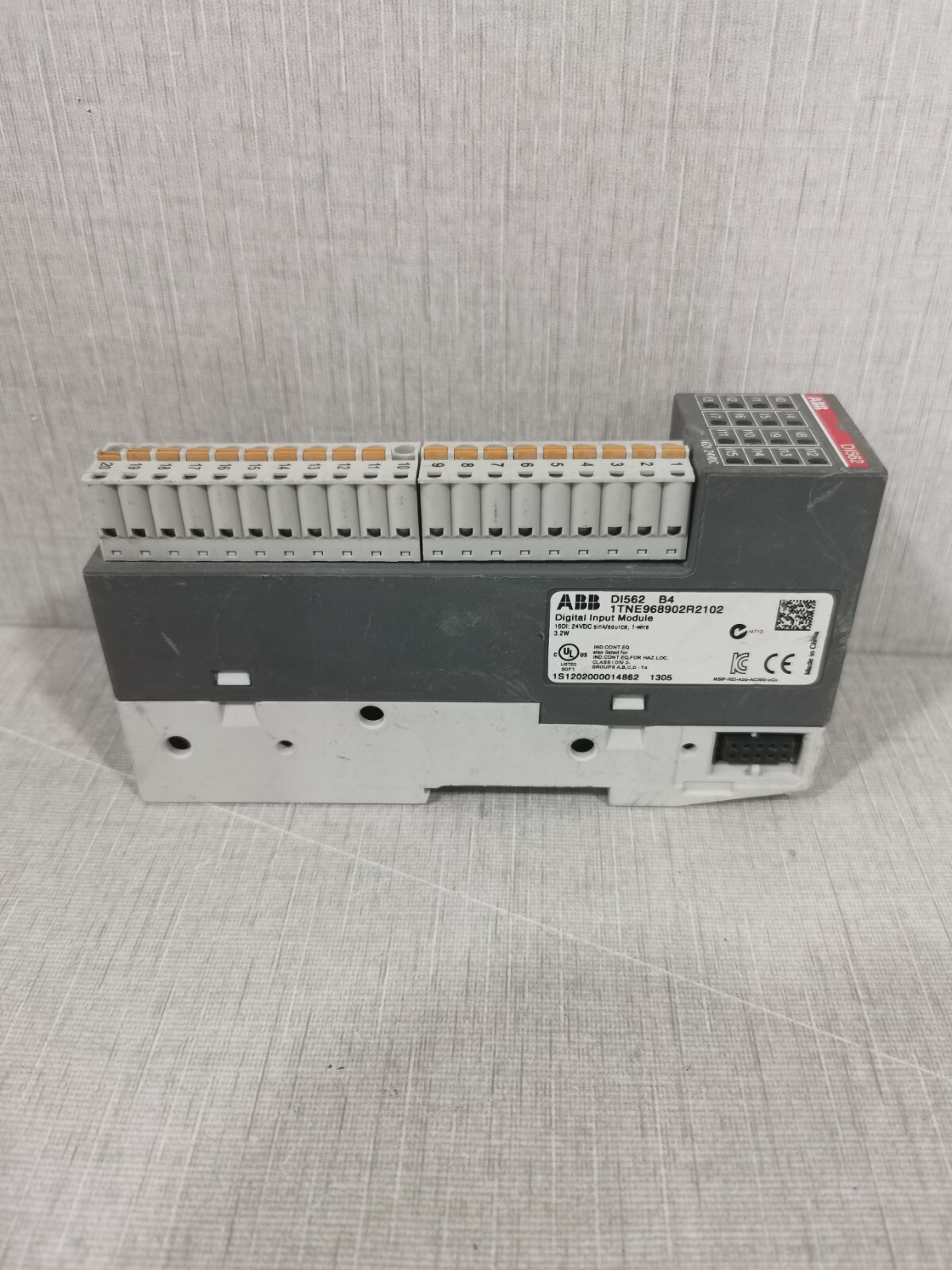 ABB 1TNE968902R2102 DI562 B4 ABB 1TNE968902R2102 / DI562 2