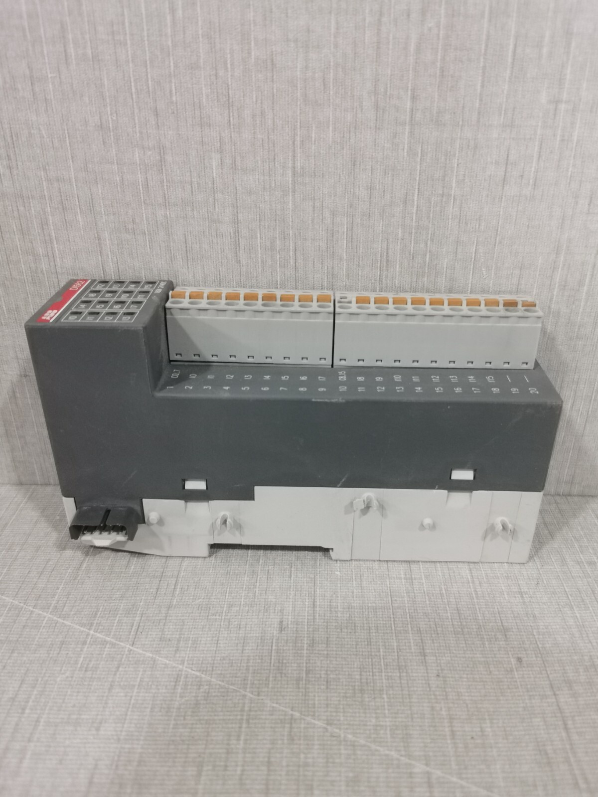 ABB 1TNE968902R2102 DI562 B4 ABB 1TNE968902R2102 / DI562 3