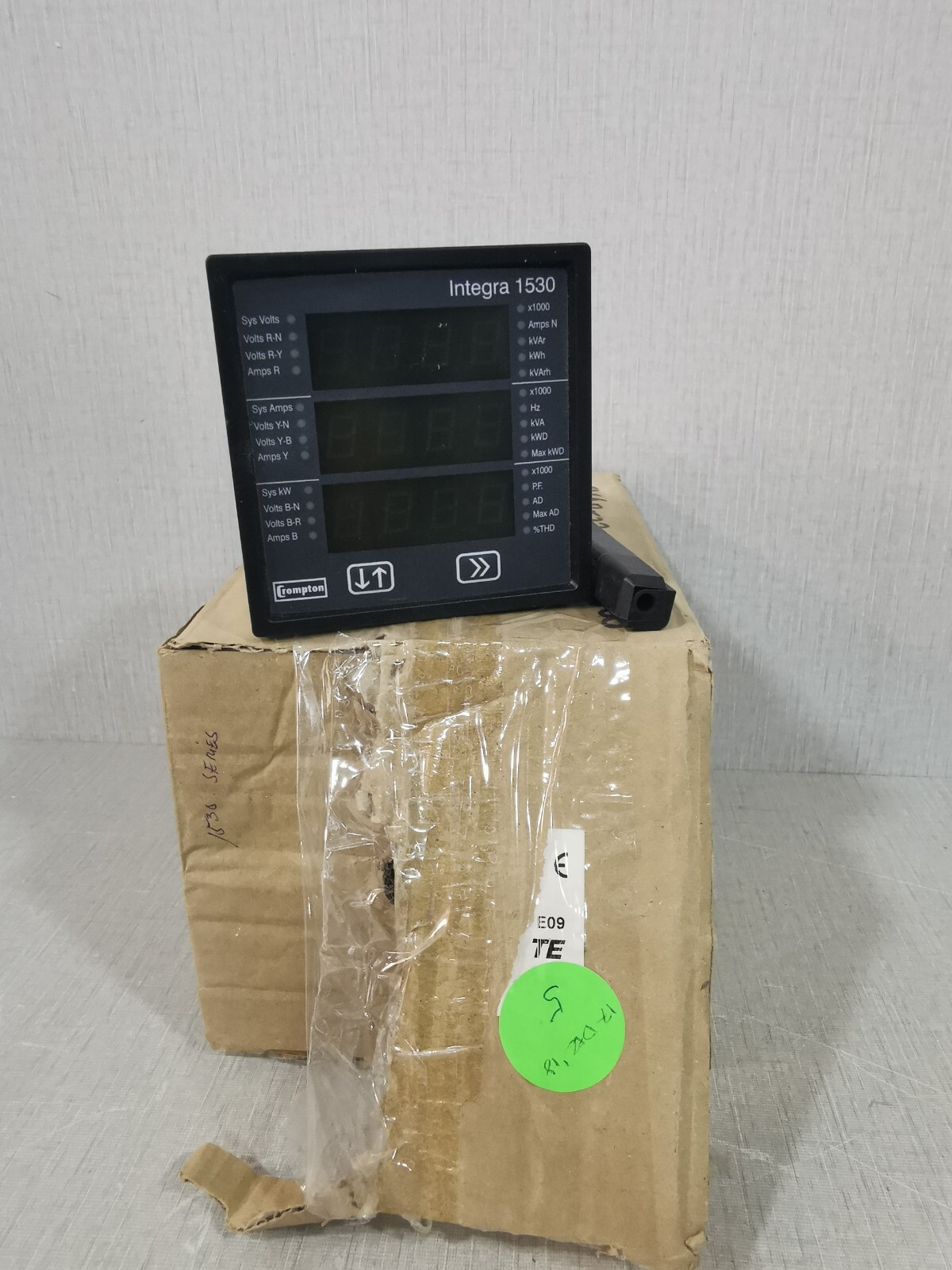 Crompton Integra 1530 INT-1530 SERIES INT-1534-L-5-M-010-RY