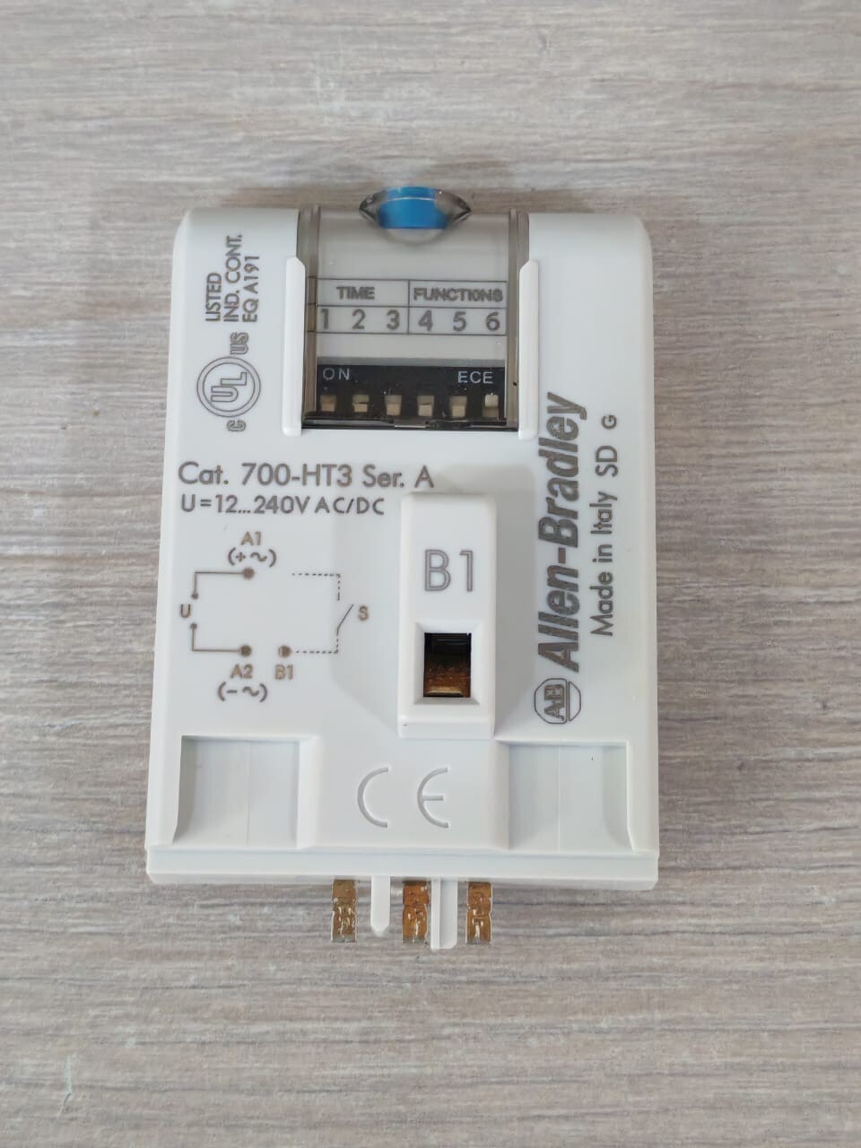 Allen Bradley 700-HT3 Ser.A / 700-HA33Z24-3 SER.D /700-HT3 SER.A Allen Bradley 700-HT3 Ser.A / 700-HA33Z24-3 SER.D /700-HT3 SER.A TIMING MODULE 8