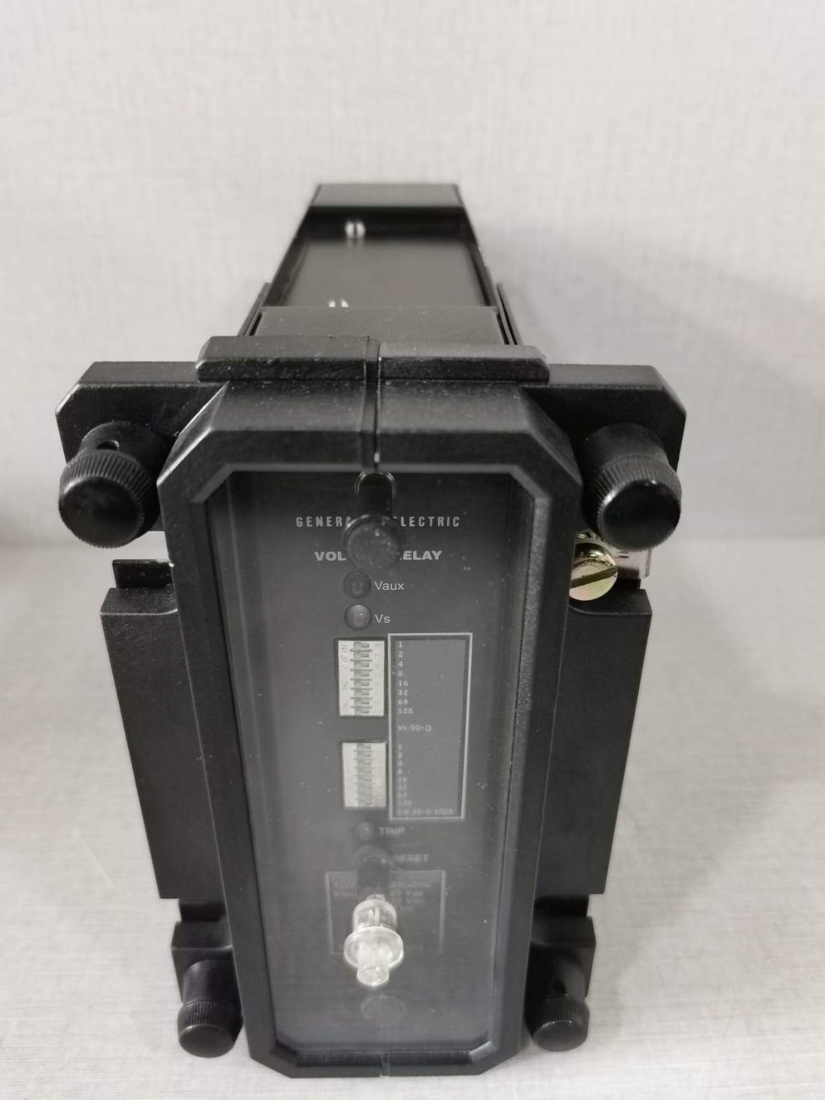GE TOV4023I030G00C GE MULTILIN TOV4023I030G00C VOLTAGE RELAY 48-125VDC-VAC 50/60Hz 5