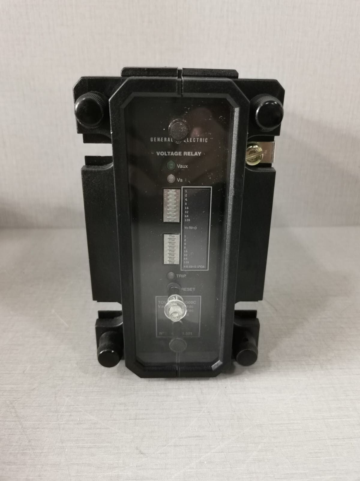 GE MULTILIN TOV4023I030G00C VOLTAGE RELAY 48-125VDC-VAC 50/60Hz