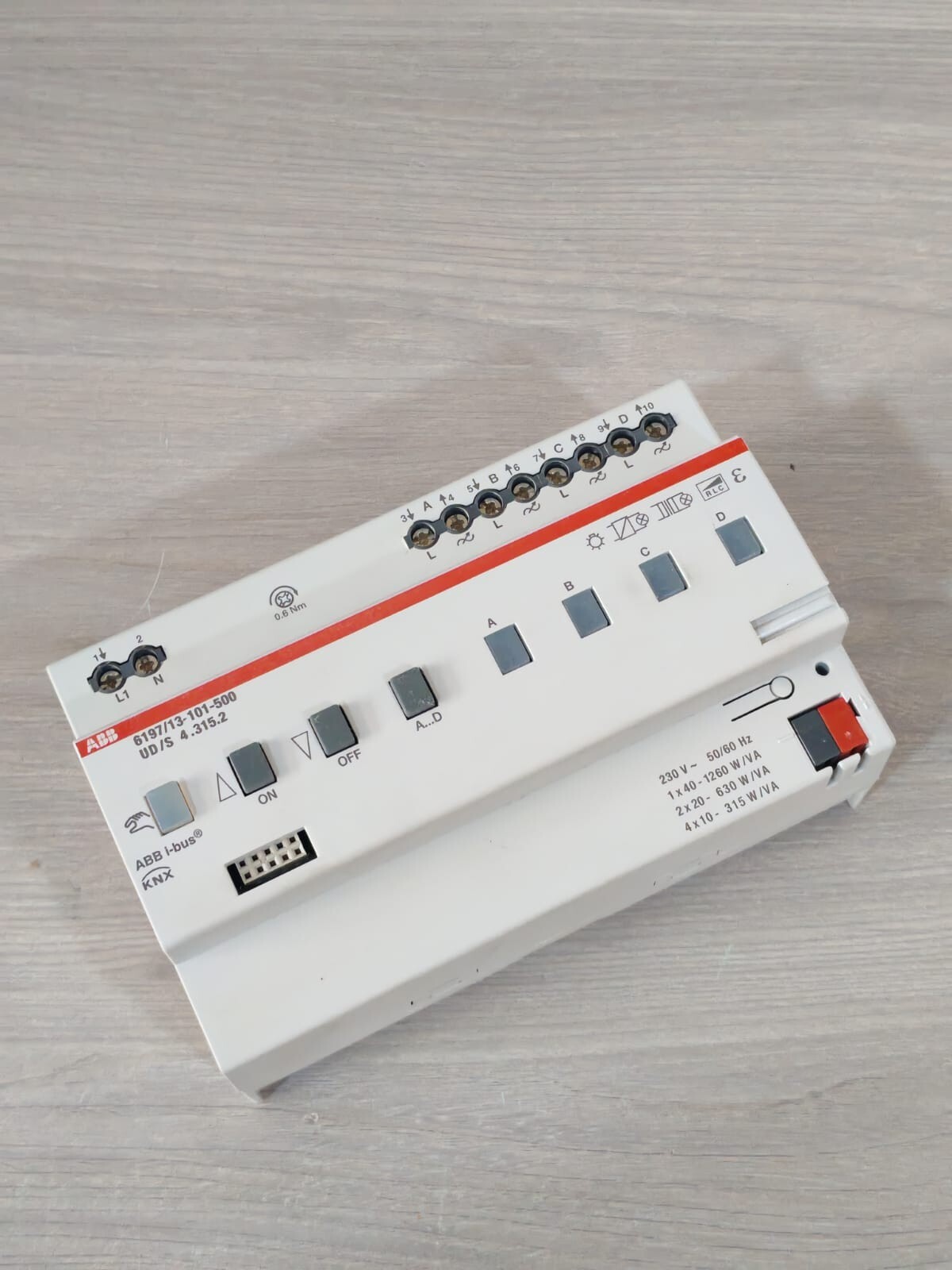 ABB 2CDG 006 197 R0037 ABB 2CDG 006 197 R0037 I Bus KNX 6197/13 101 500 UD/S 4.315.2 Universal Dimmer Actuator 230V 6