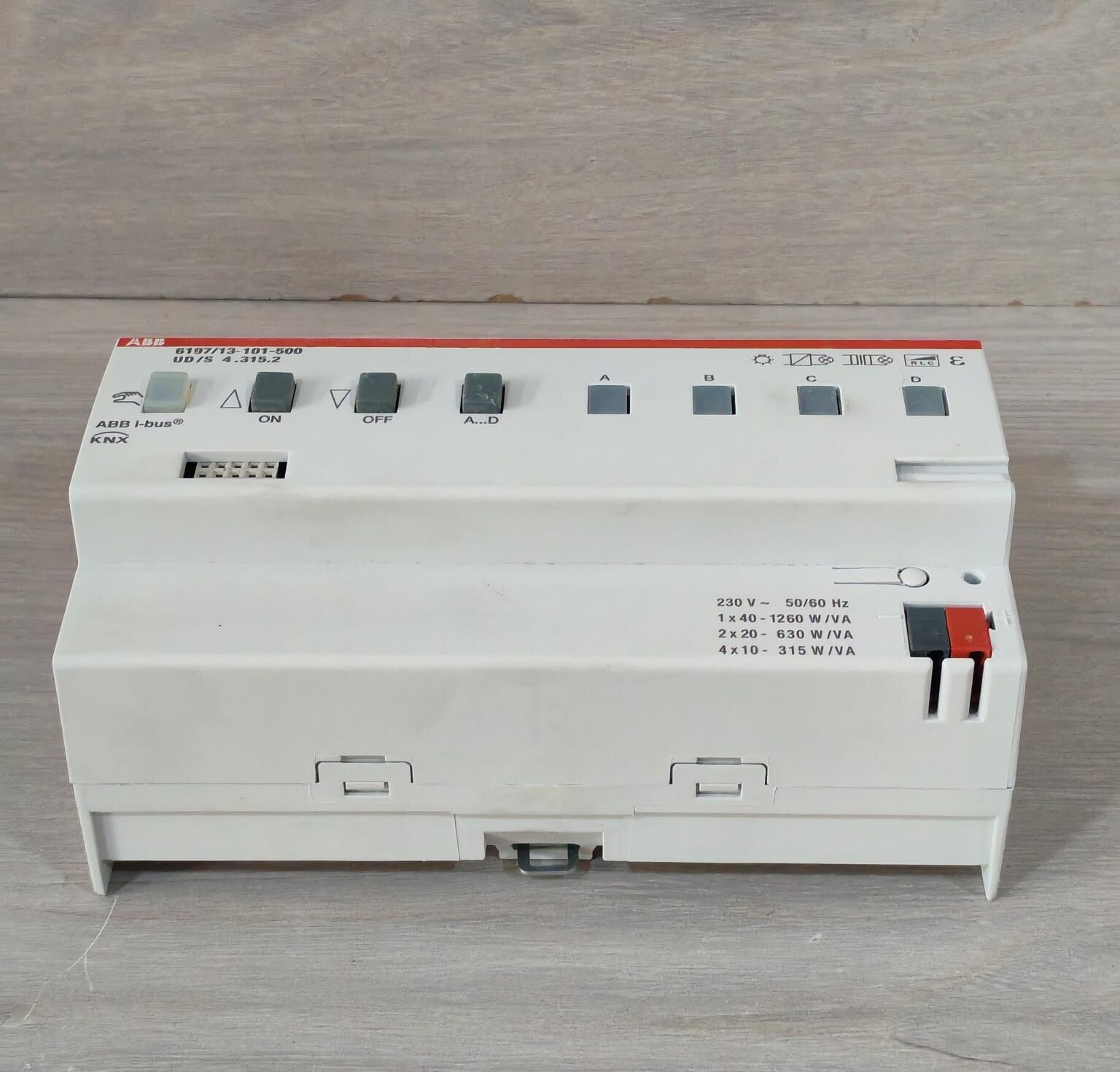 ABB 2CDG 006 197 R0037 ABB 2CDG 006 197 R0037 I Bus KNX 6197/13 101 500 UD/S 4.315.2 Universal Dimmer Actuator 230V 10