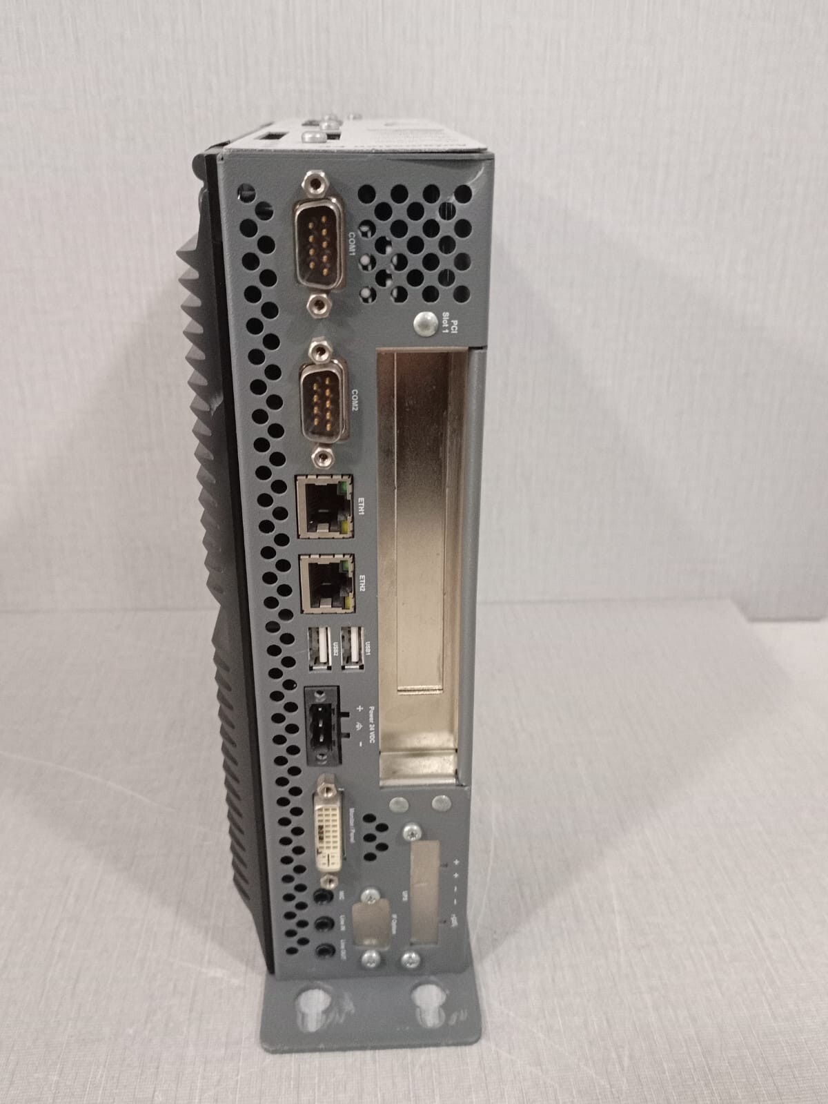 Automation PC 5PC600.SX01-00 REV.L0 X14-67296 Automation PC 5PC600.SX01-00 REV.L0 X14-67296 5