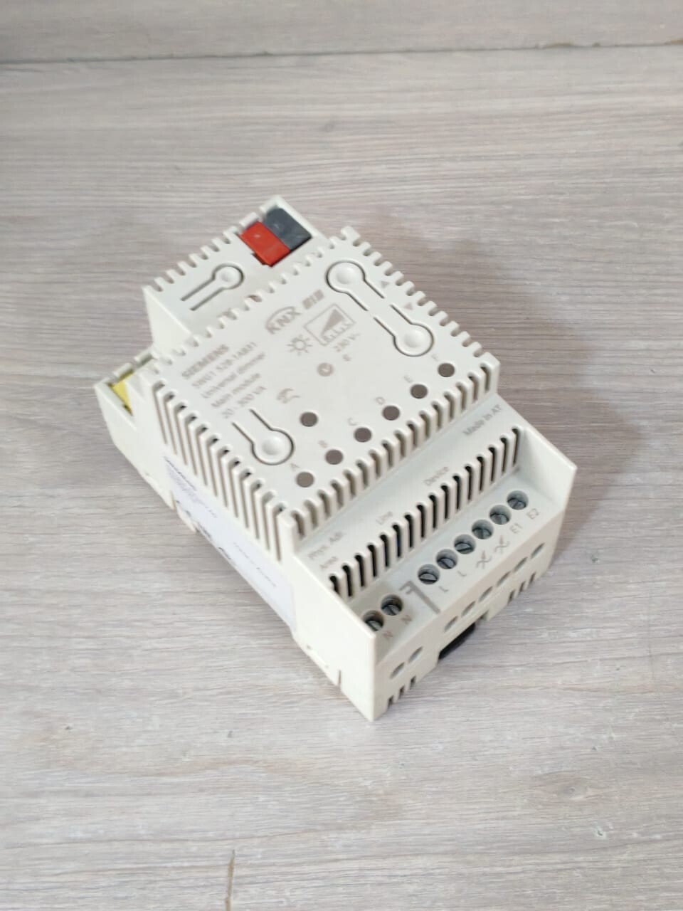 Siemens 5WG1 528-1AB31 SIEMENS 5WG1 528-1AB31 UNIVERSAL DIMMER MAIN MODULE 20-300 VA 4