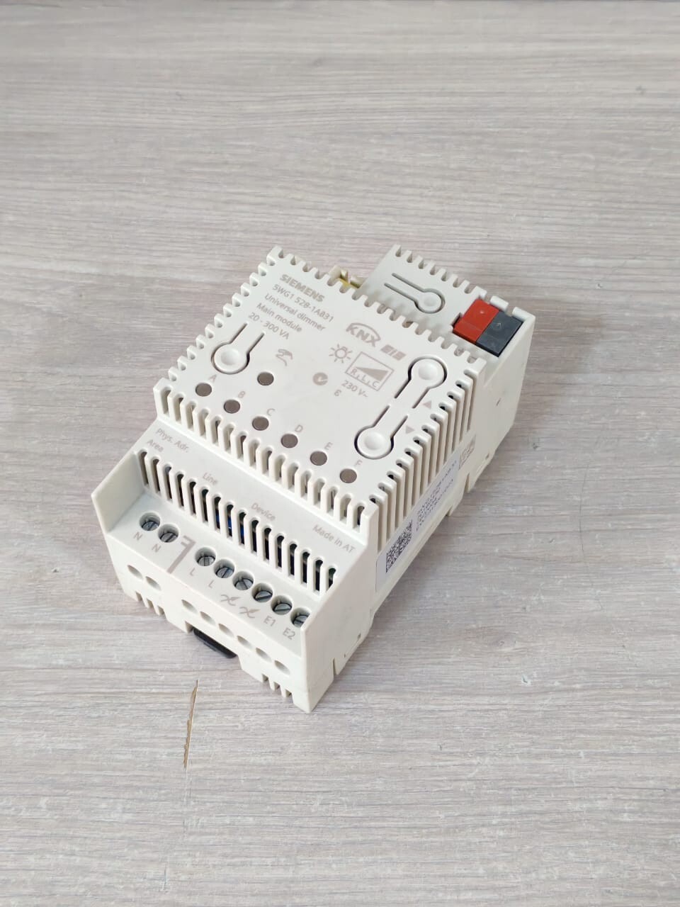 Siemens 5WG1 528-1AB31 SIEMENS 5WG1 528-1AB31 UNIVERSAL DIMMER MAIN MODULE 20-300 VA 5