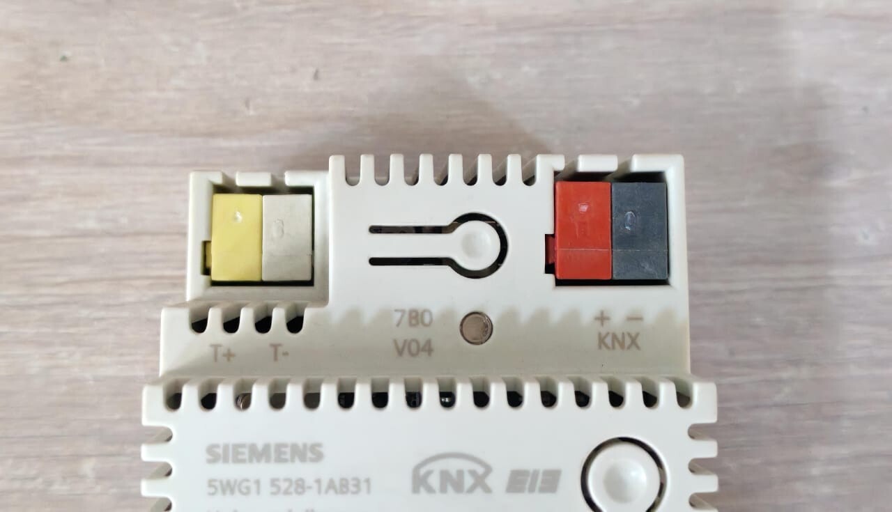Siemens 5WG1 528-1AB31 SIEMENS 5WG1 528-1AB31 UNIVERSAL DIMMER MAIN MODULE 20-300 VA 6