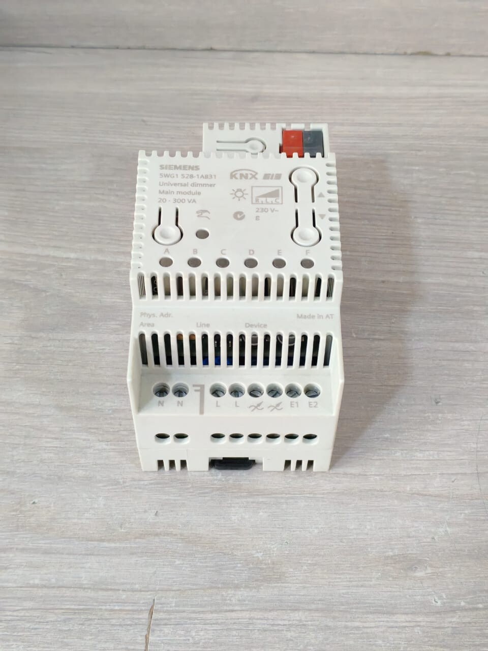 Siemens 5WG1 528-1AB31 SIEMENS 5WG1 528-1AB31 UNIVERSAL DIMMER MAIN MODULE 20-300 VA 7
