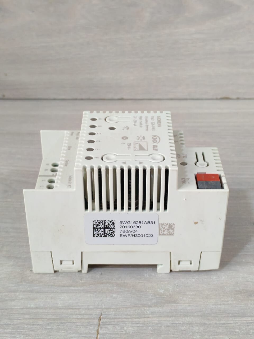 Siemens 5WG1 528-1AB31 SIEMENS 5WG1 528-1AB31 UNIVERSAL DIMMER MAIN MODULE 20-300 VA 9