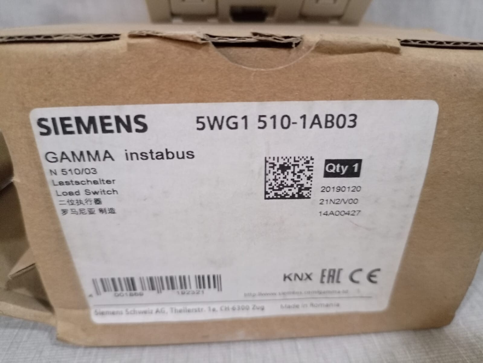 Siemens 5WG1 510-1AB03 SIEMENS 5WG1 510-1AB03 SWITCH KNX Load switch, 4 x AC 230 V, 16 A 9