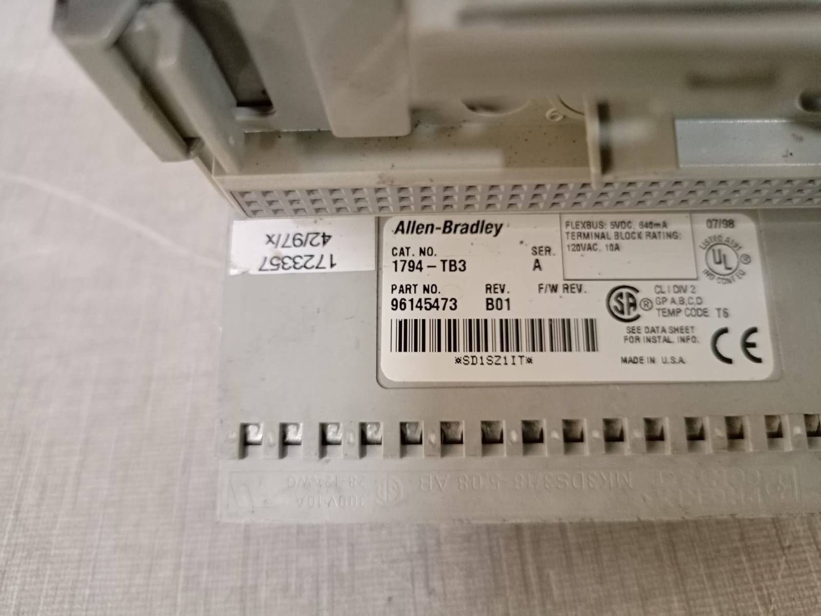 Allen Bradley 1794-TB3 A Allen Bradley 1794-TB3 A Flex Terminal Base 96145473 Rev.B01 2