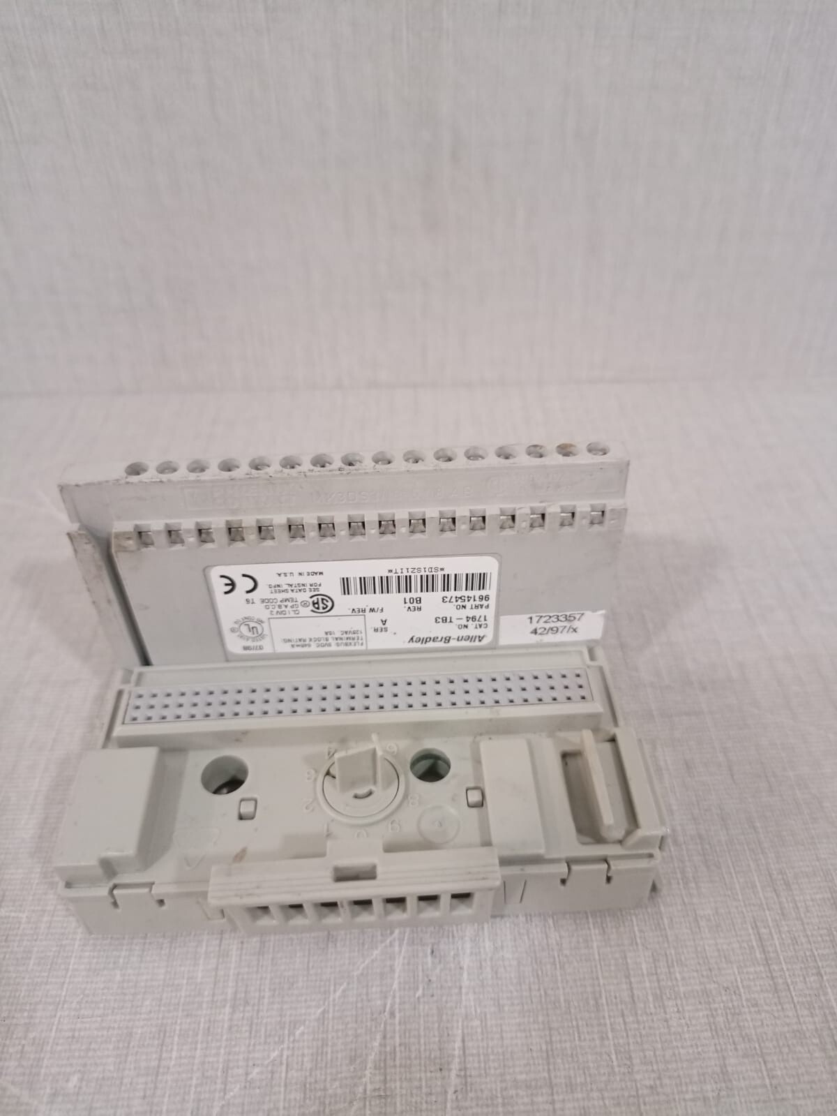 Allen Bradley 1794-TB3 A Allen Bradley 1794-TB3 A Flex Terminal Base 96145473 Rev.B01 4