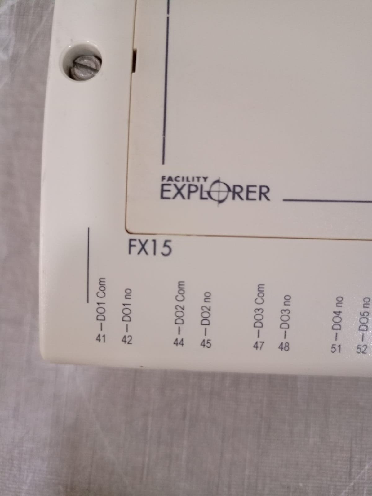 Johnson Controls LP-FX15D10-000C Johnson Controls LP-FX15D10-000C Version A FX15 Controller 2