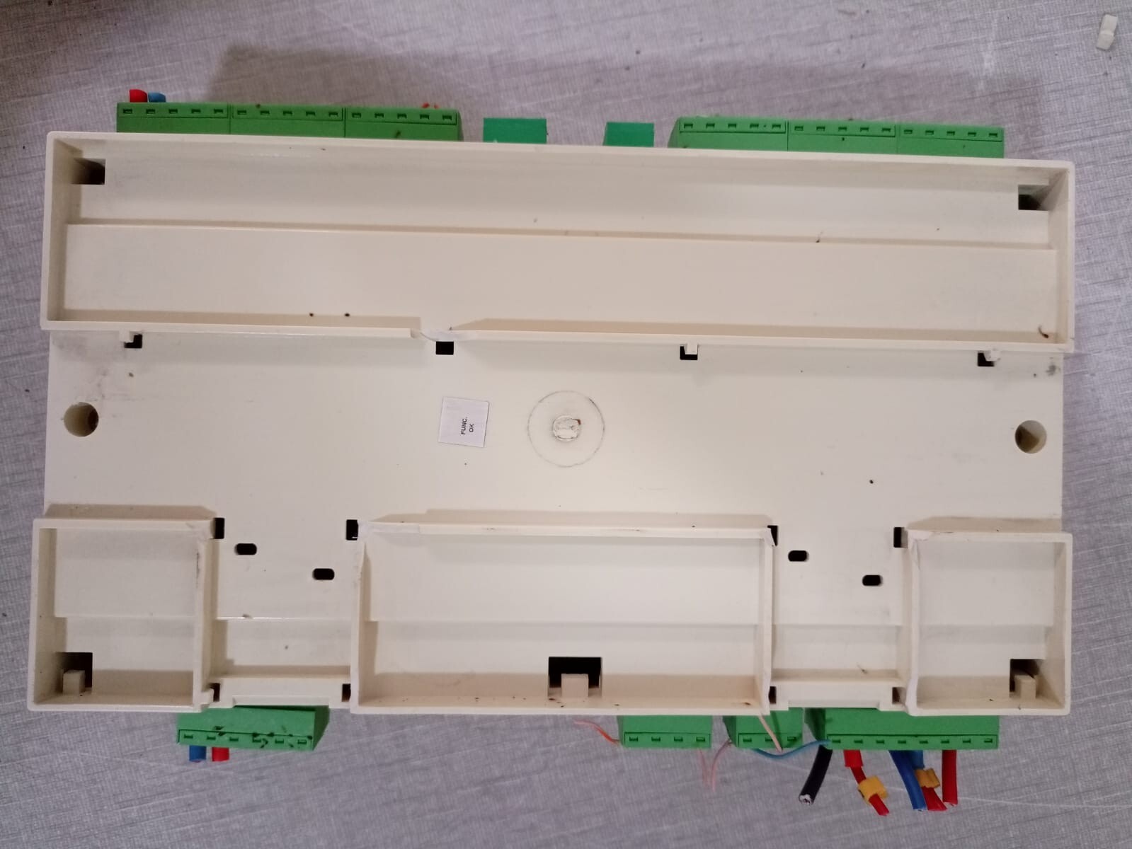 Johnson Controls LP-FX15D10-000C Johnson Controls LP-FX15D10-000C Version A FX15 Controller Damage Frame 5