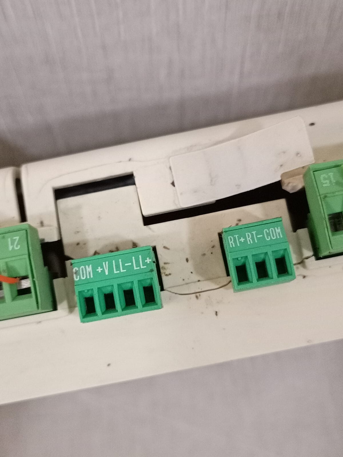 Johnson Controls LP-FX15D10-000C Johnson Controls LP-FX15D10-000C Version A FX15 Controller Damage Frame 7