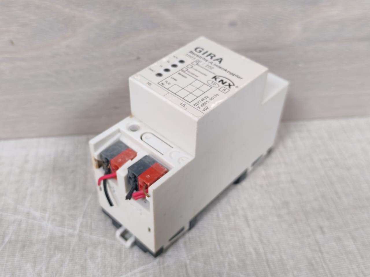 GIRA 1023 00/I02 GIRA 1023 00/I02 KNX Line Coupler 10