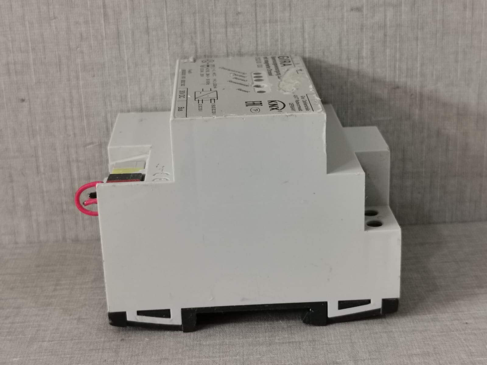 GIRA GIRA-2122-00 GIRA 2122 00 / I00 Power Supply 320mA 7