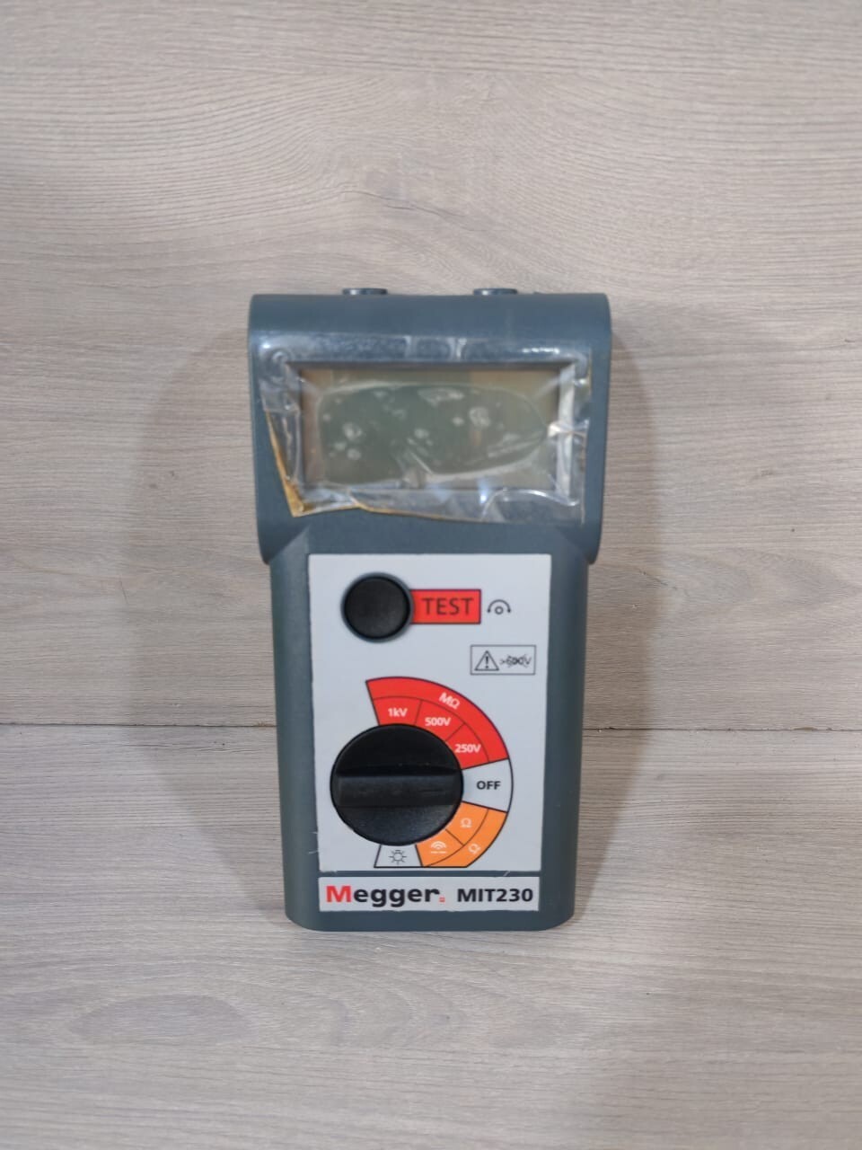 Megger MIT230 MEGGER MIT230 METER INSULATOR TESTER 2
