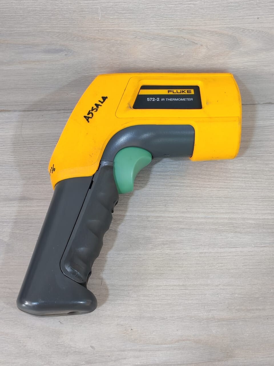 Fluke 572-2 IR FLUKE 572-2 IR THERMOMETER 3