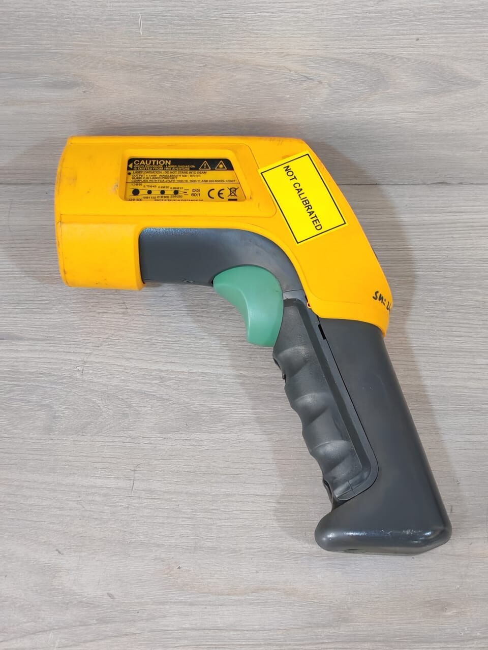 Fluke 572-2 IR FLUKE 572-2 IR THERMOMETER 4