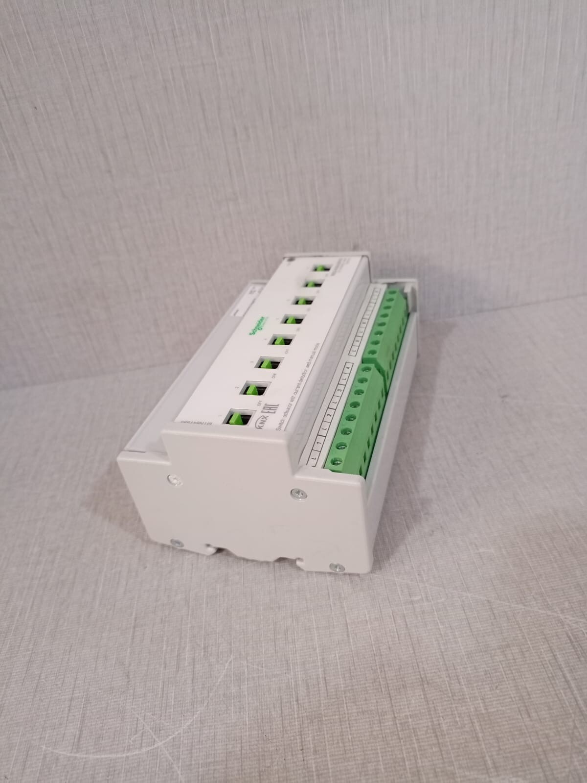Schneider MTN647895 Schneider MTN647895 Switch Actuator with Current Detection and Manual Mode 2