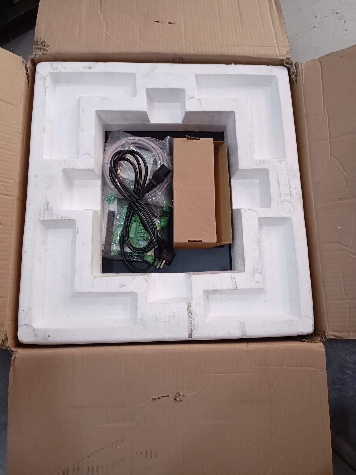 Honeywell HCU-2000 Honeywell HCU-2000 Master Control Unit 8