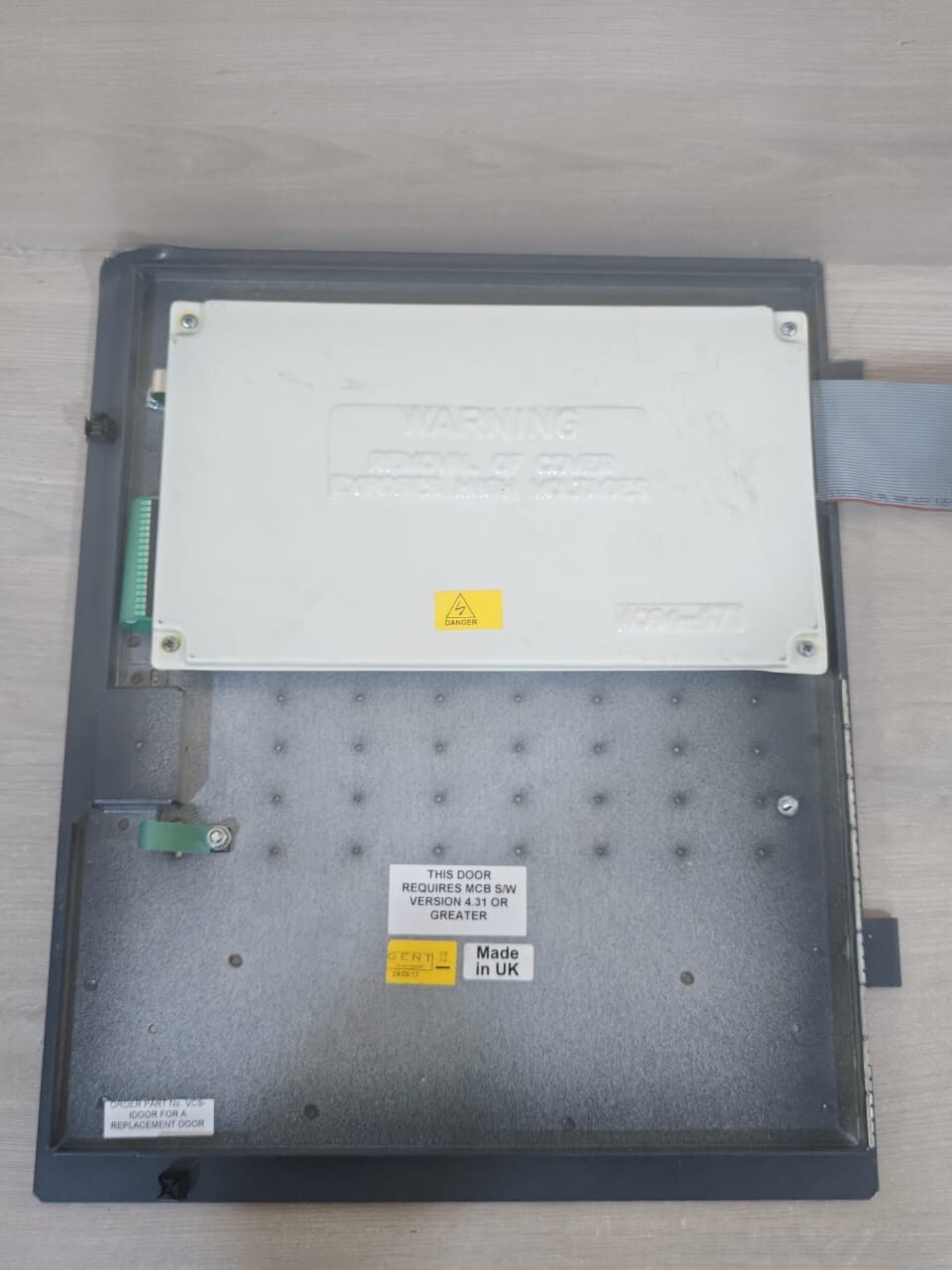 Gent by Honeywell VCS-IDOOR Gent by Honeywell Vigilon Compact VCS-IDOOR 4269-530-07 FOR A REPLACEMENT DOOR 2