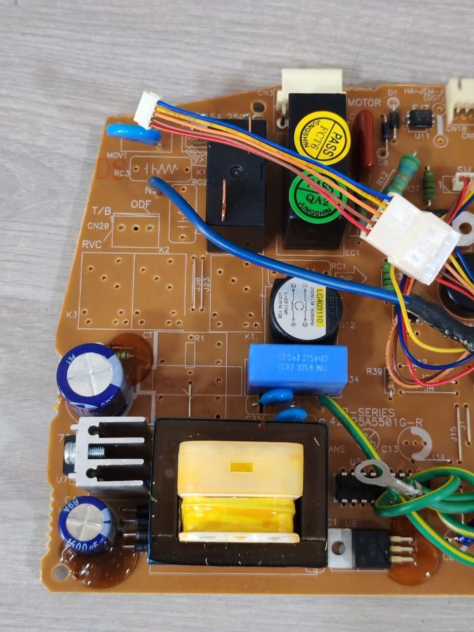 Carrier 42QP5A5501G-R CARRIER 42KP4B5850L6 / 42QP5A5501G-R CONTROL BOARD 4