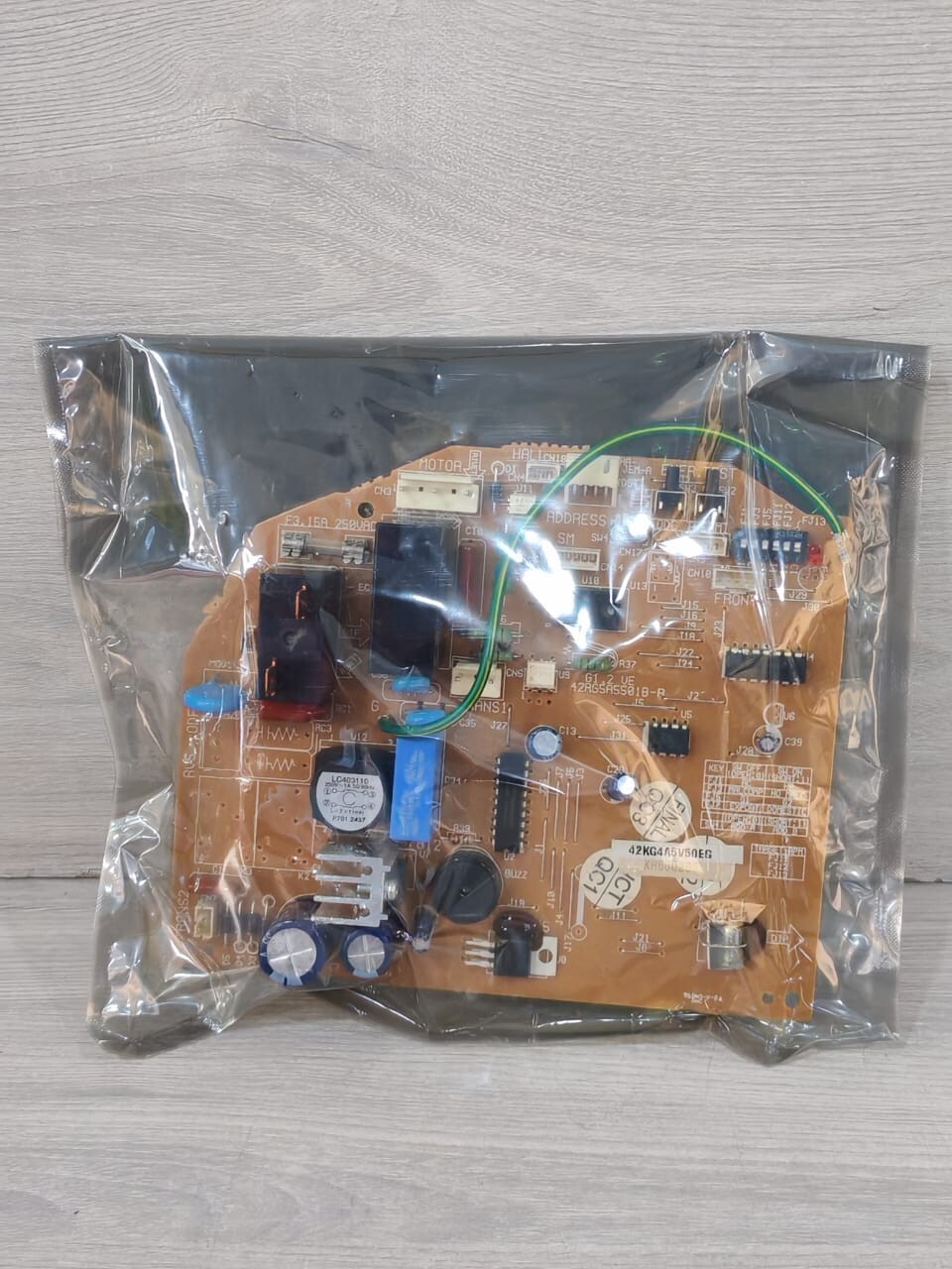 Carrier 42RG5A5501B-R CARRIER 42KG4A5V50EG / 42RG5A5501B-R G1.2.VE CONTROL BOARD 2