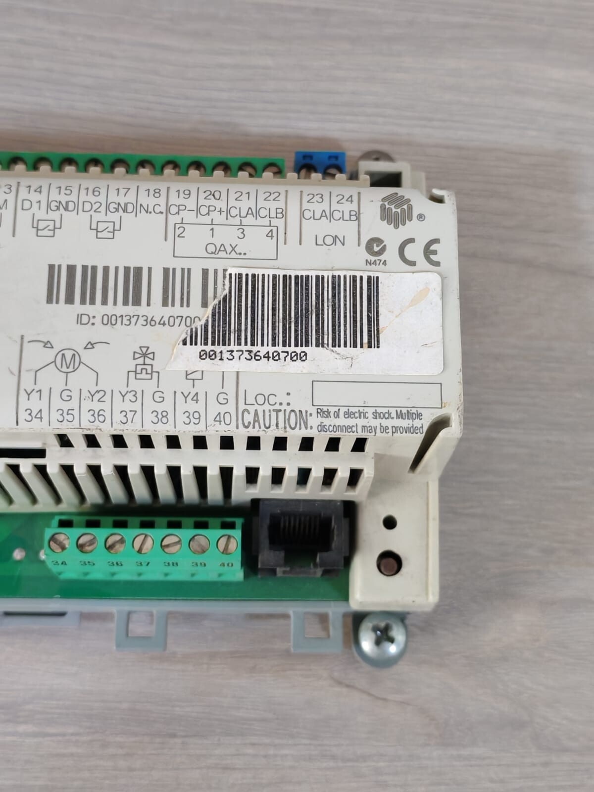 Siemens RXC32.1 SIEMENS RXC32.1 ROOM CONTROLLER - WITH BROKEN FRAME 3