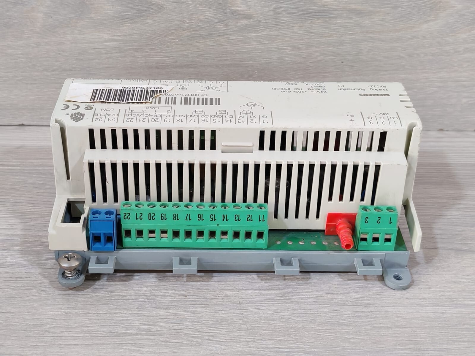 Siemens RXC32.1 SIEMENS RXC32.1 ROOM CONTROLLER - WITH BROKEN FRAME 5