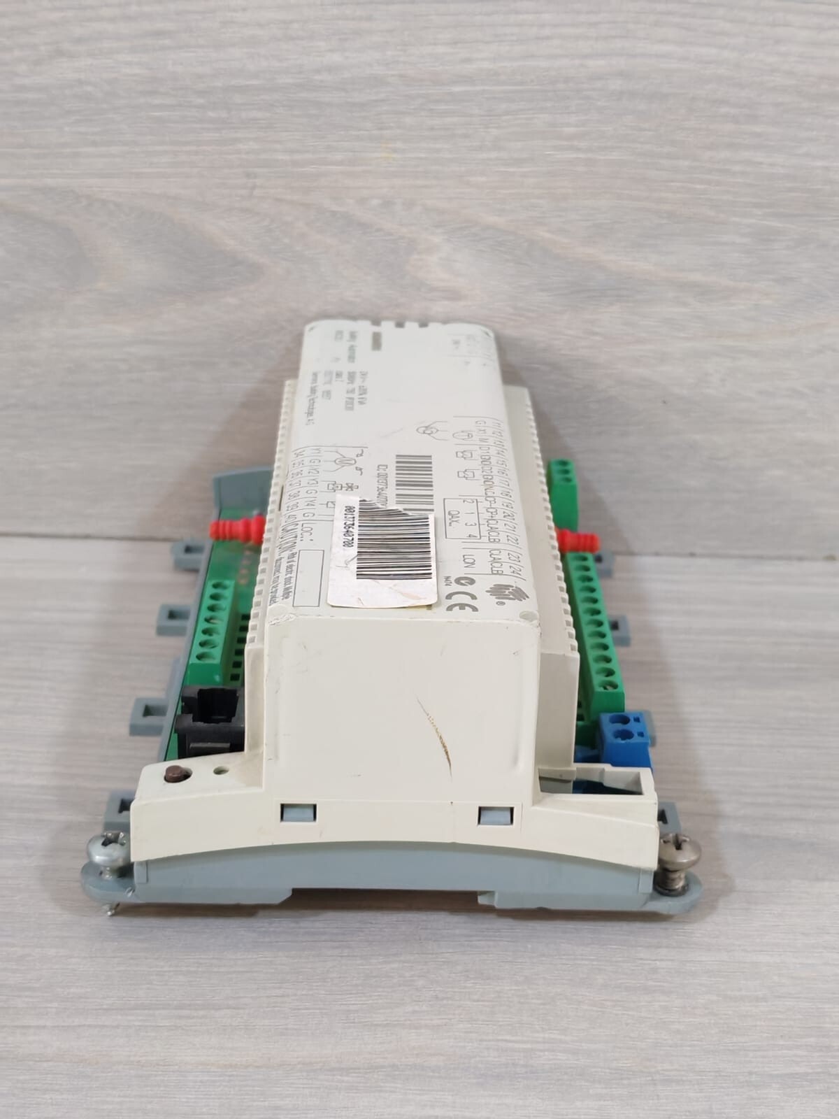 Siemens RXC32.1 SIEMENS RXC32.1 ROOM CONTROLLER - WITH BROKEN FRAME 7