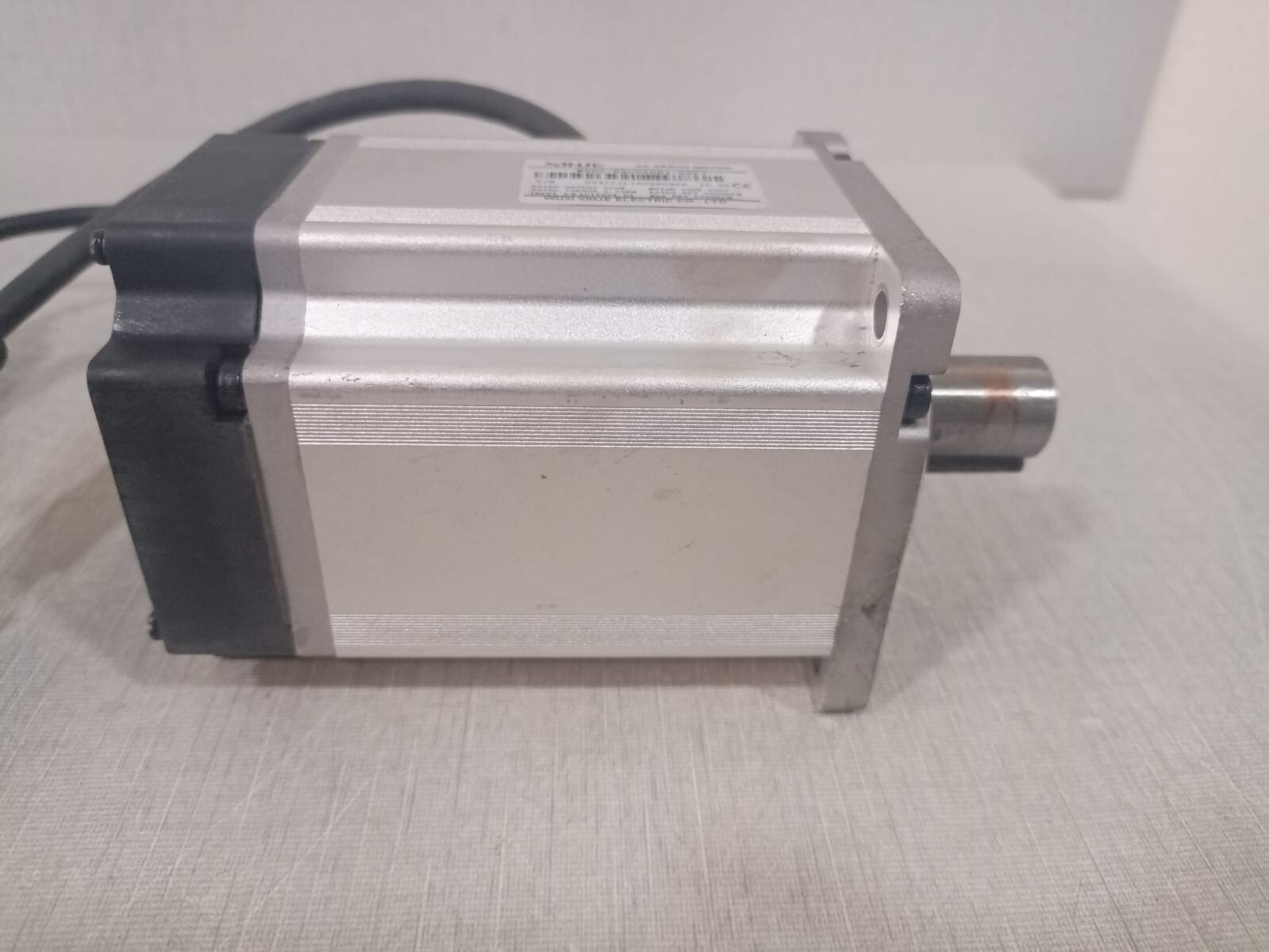 Xinje MS6S-80CS30B1-20P7 XINJE MS6S-80CS30B1-20P7 AC SERVO DRIVER 6