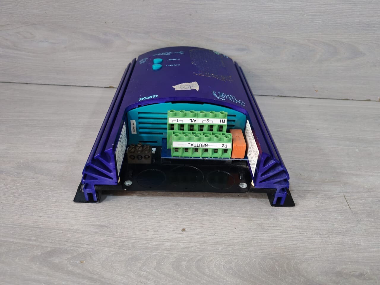 Clipsal L5102D10 CLIPSAL C-BUS SERIES L5102D10 CHANNEL DIMMER MODULE 220V-240V 2 X10A - W/O COVER 8