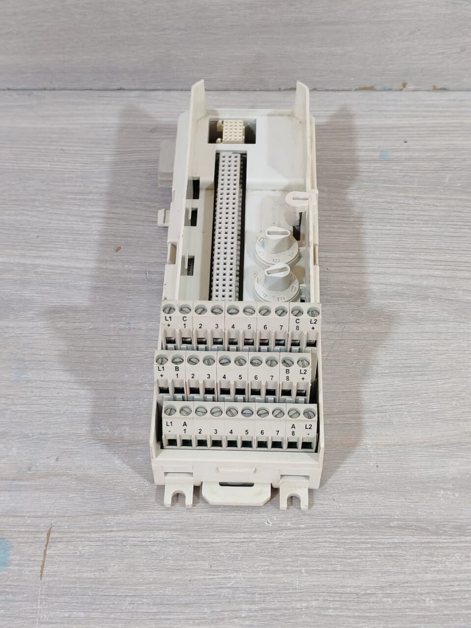 ABB TU810V1 ABB TU810V1 3BSE013230R1 PR:G BASE 3