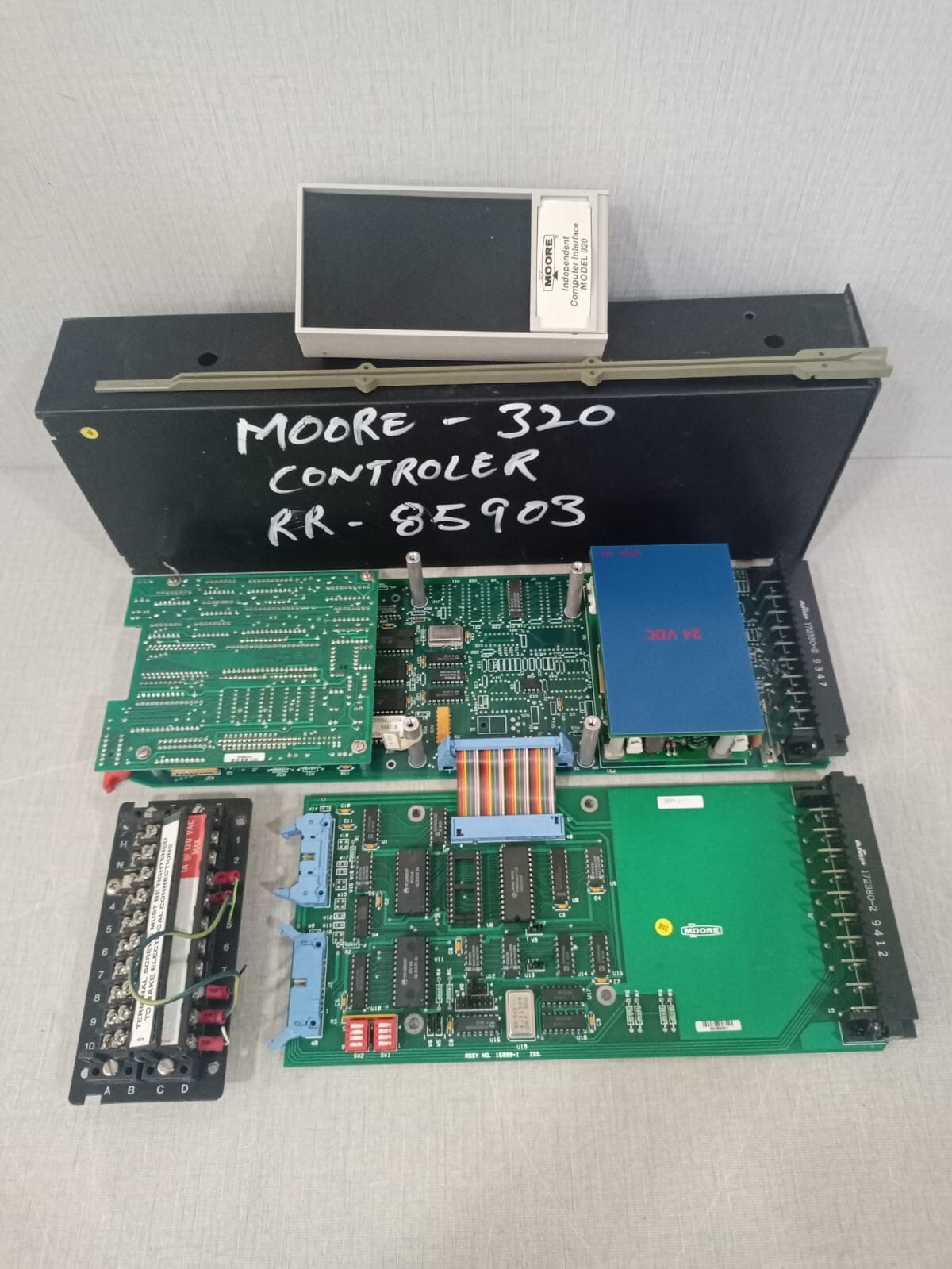 Moore Industries B/M MOORE 320A2NNF CONTROLLER 320A2NNF B/M 15918-50/90K 5