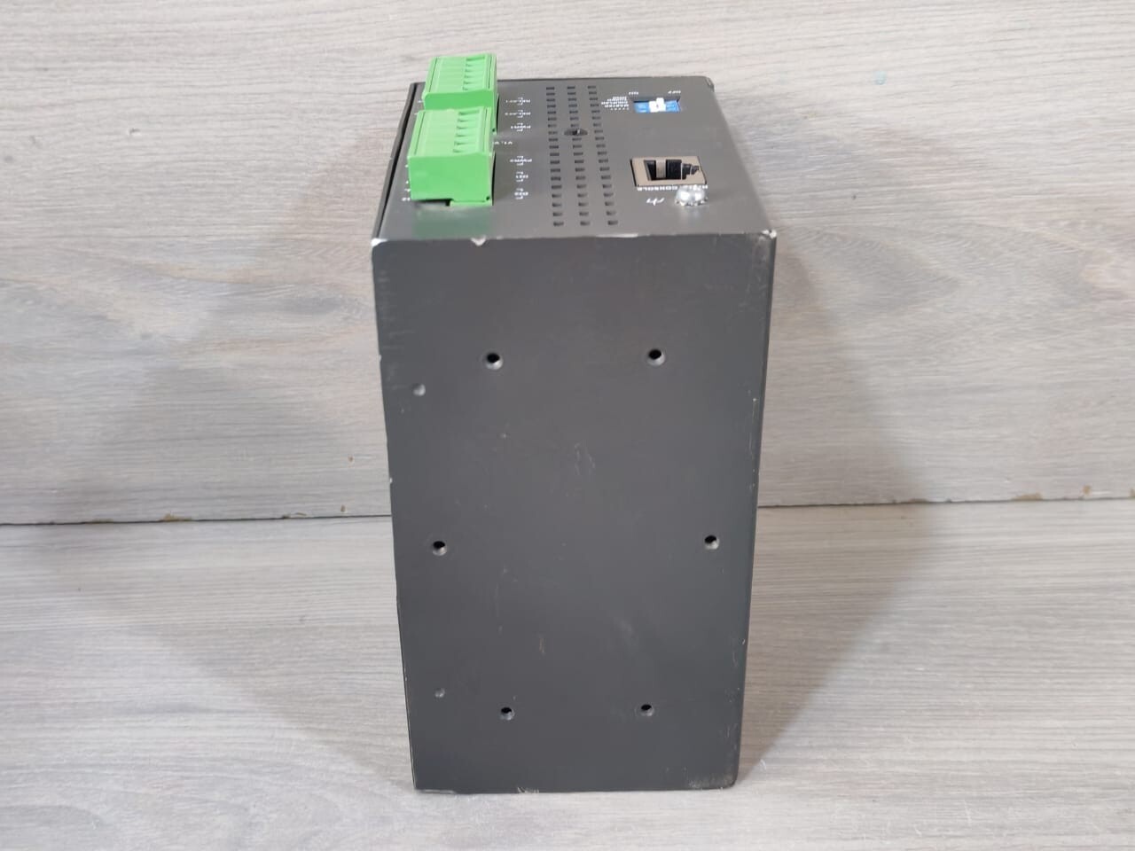 MOXA EDS-P510 MOXA EDS-P510 ETHERNET SWITCH 9